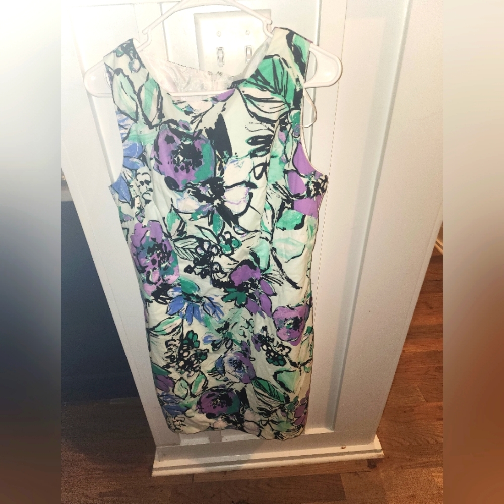 Used Madison Leigh cocktail length abstract floral dress